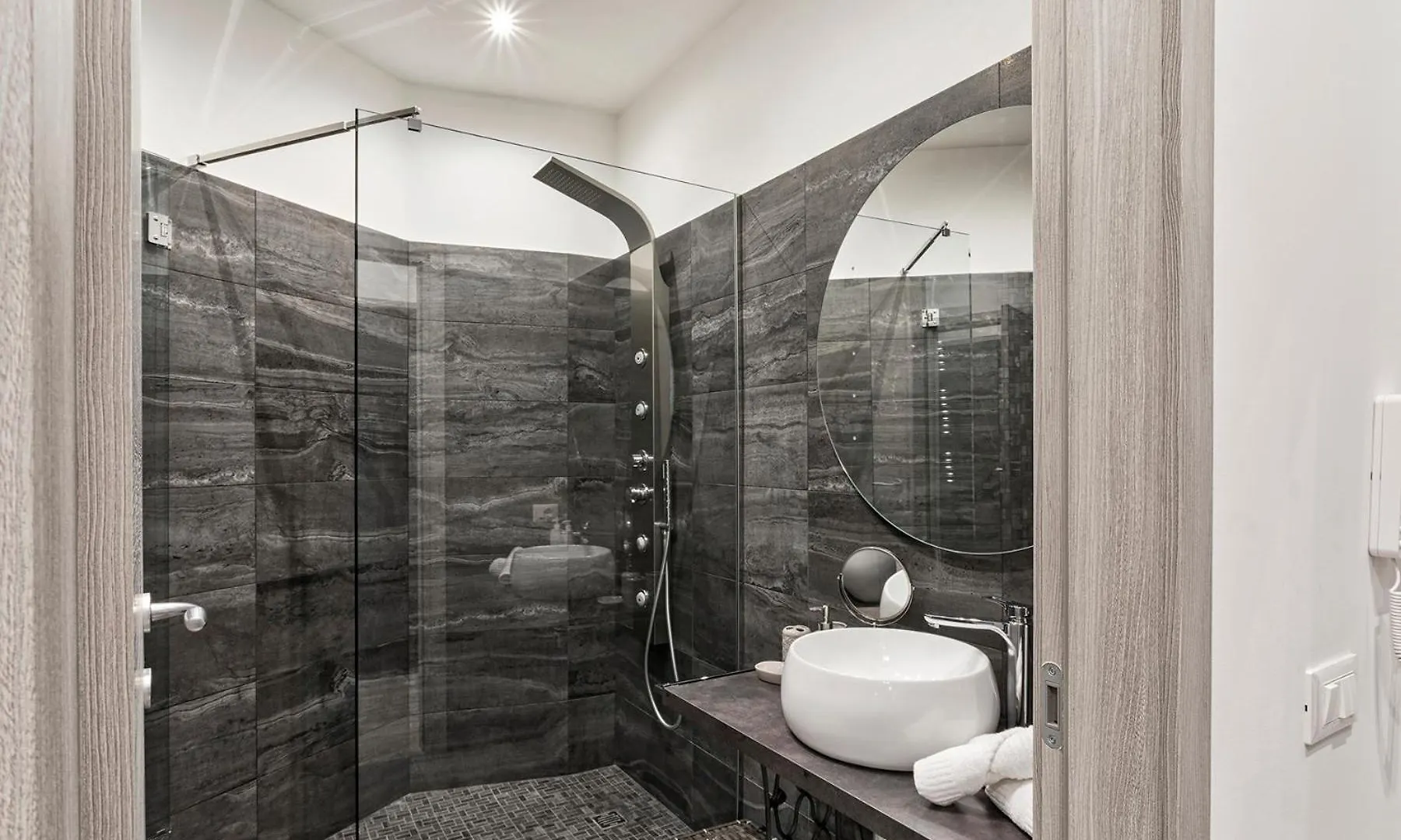 Dclass Apartments Genova Acquario White Italy
